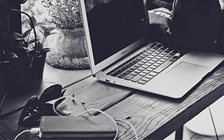 开云娱乐-_天幕空中滑索：城市空中极速穿梭_，天幕技巧