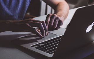 开云体育在线赛事直播-2018年首轮季后赛:库里在最后2分钟,连续投中三记三分,实现“鸟枪换炮” 开云体育在线赛事直播-2018年首轮季后赛:库里在最后2分钟,连续投中三记三分,实现“鸟枪换炮”