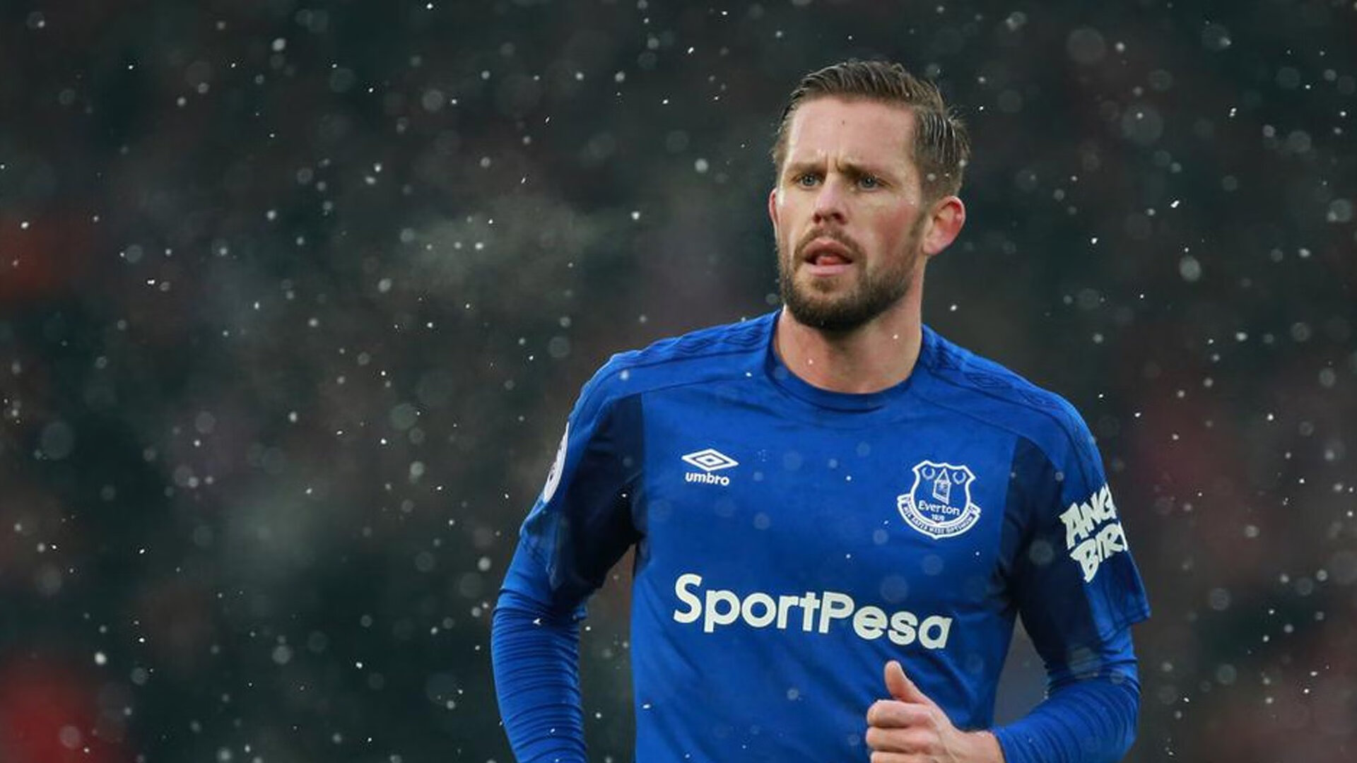 范奥特尔戴克决赛中段突然发力，范戴克转会